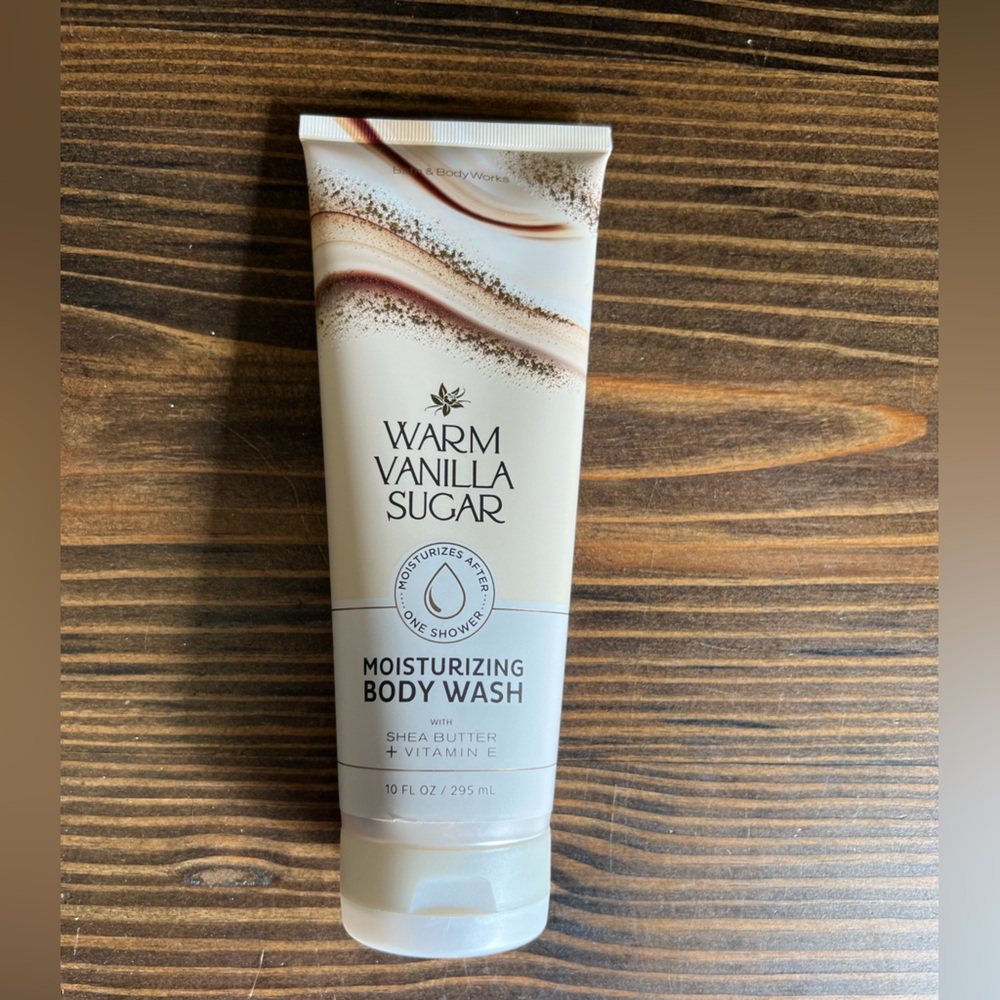 Bath & Body Works Warm Vanilla Sugar Moisturizing Body Wash- Brand New